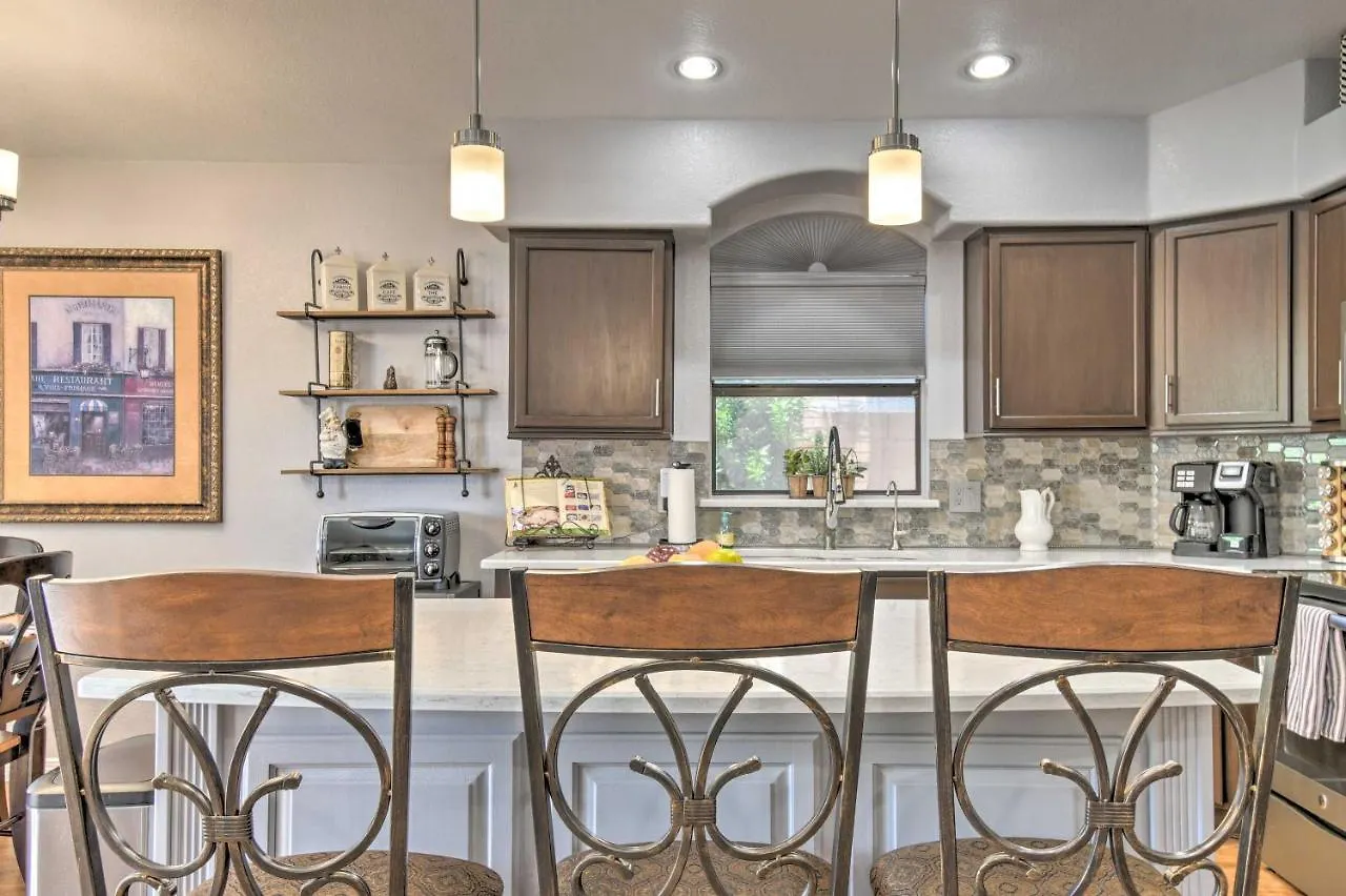 Updated Glendale Abode With Patio And Grilling Station فينيكس بيت للعطل
