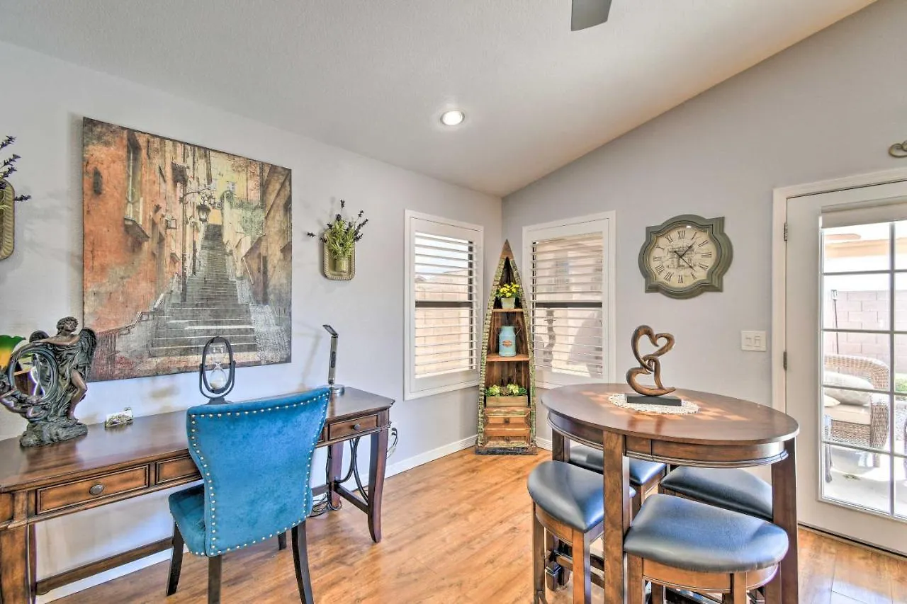 بيت للعطل Updated Glendale Abode With Patio And Grilling Station فينيكس